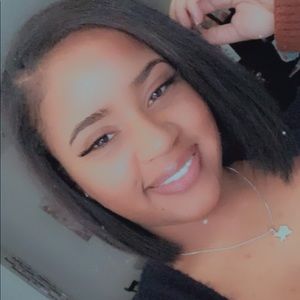 Meet your Posher, Denetra